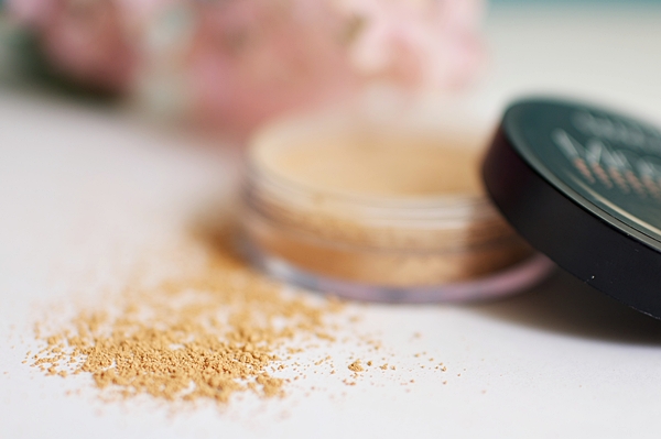 Mineral Powder Make-up Uma