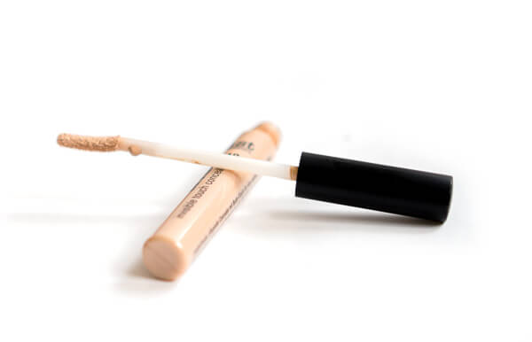 EVEN & NUDE INVISIBLE TOUCH CONCEALER von Just Cosmetics