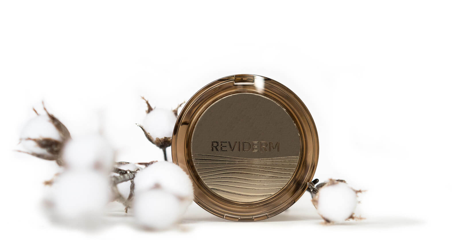 Review - Wunderschönes Make-up mit den hochwertigen Produkten von Reviderm 10