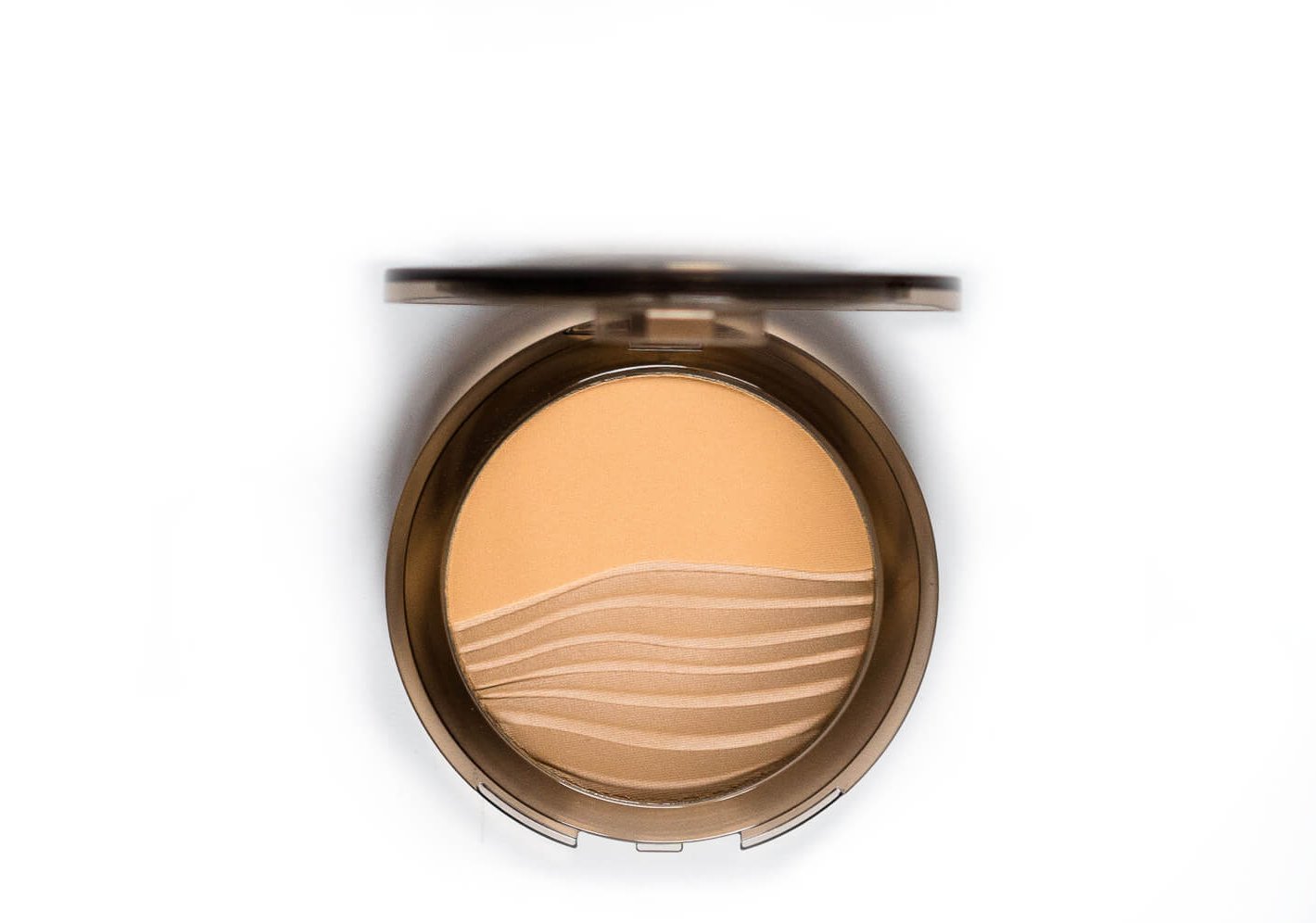 Sunkissed Velvet Bronzer von Reviderm Bronzer in einer Pudertextur mit 2 verschiedenen Finishes (matt und leicht schimmernd)