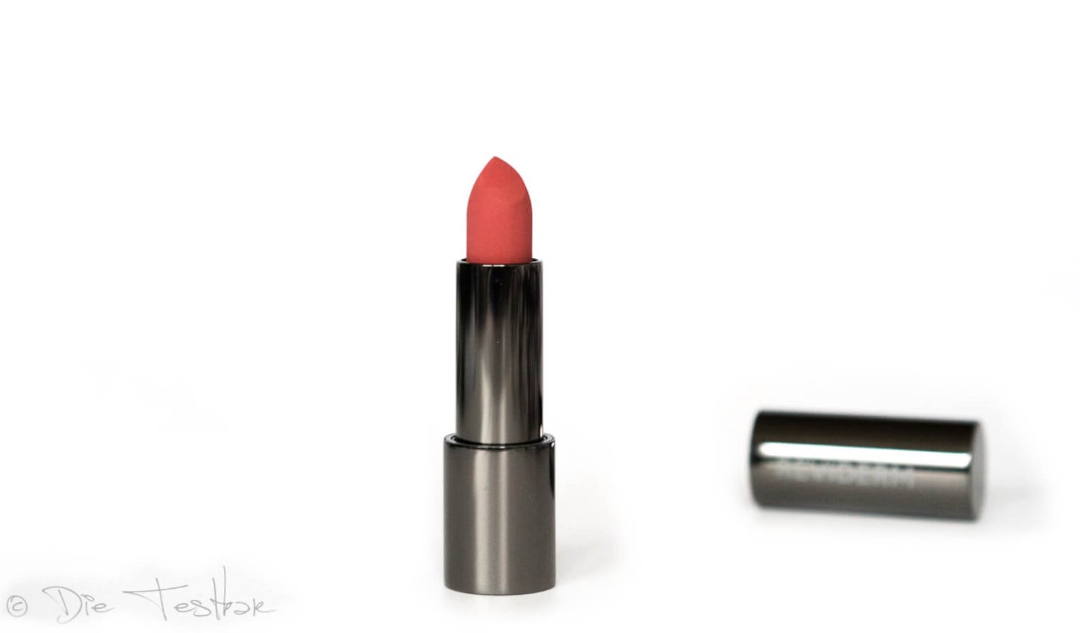 Velvet Illusion Lipstick von Reviderm Ein langanhaltender, zartschmelzender Lippenstift mit samtigem Finish